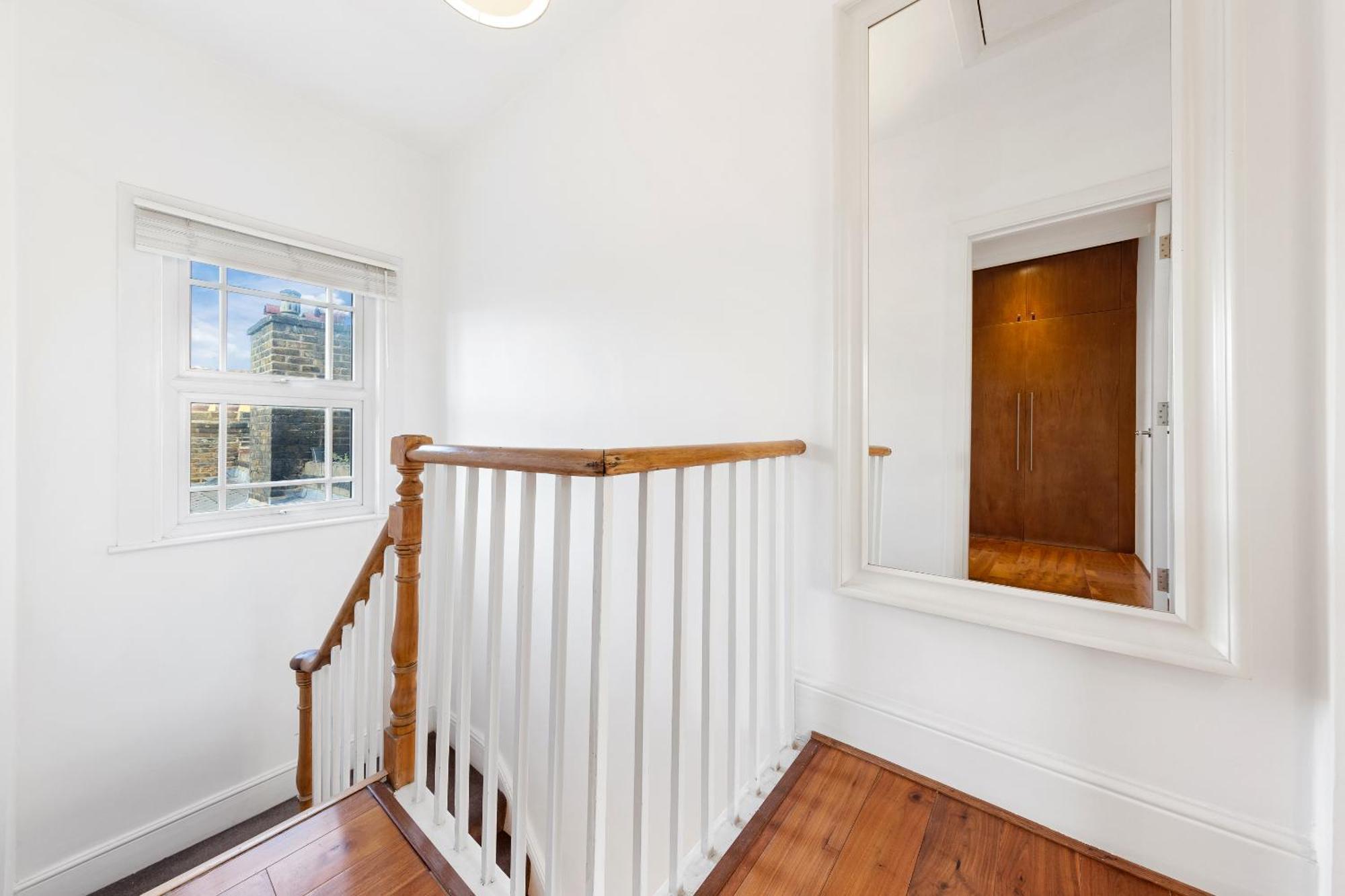 Luxury 4-Bedroom Modern Flat In Central London Steps From Station, Sleeps 9 In Style! المظهر الخارجي الصورة