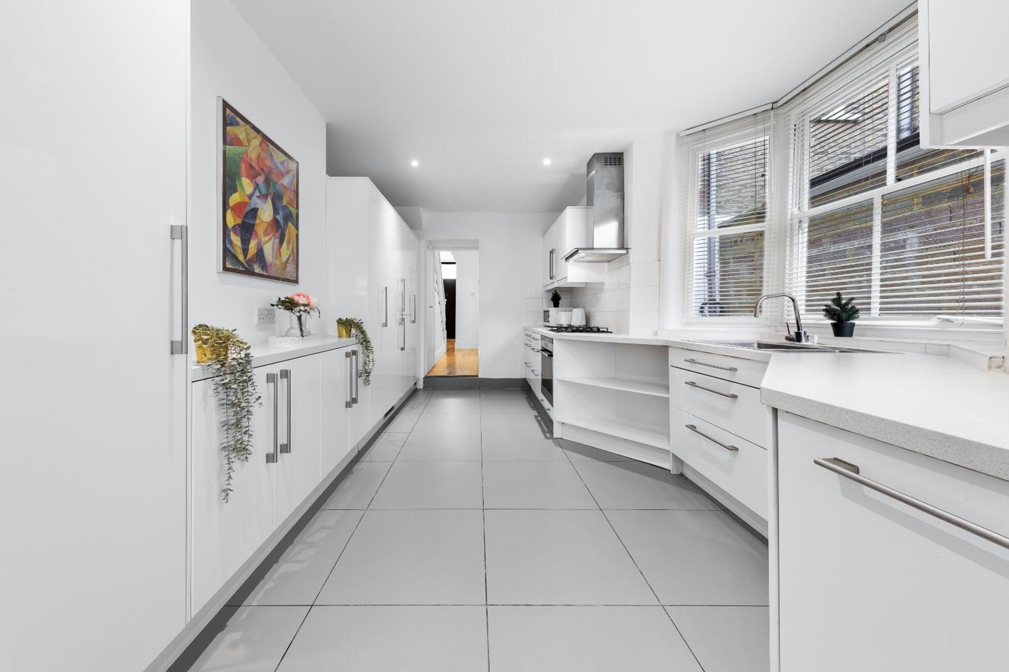 Luxury 4-Bedroom Modern Flat In Central London Steps From Station, Sleeps 9 In Style! المظهر الخارجي الصورة