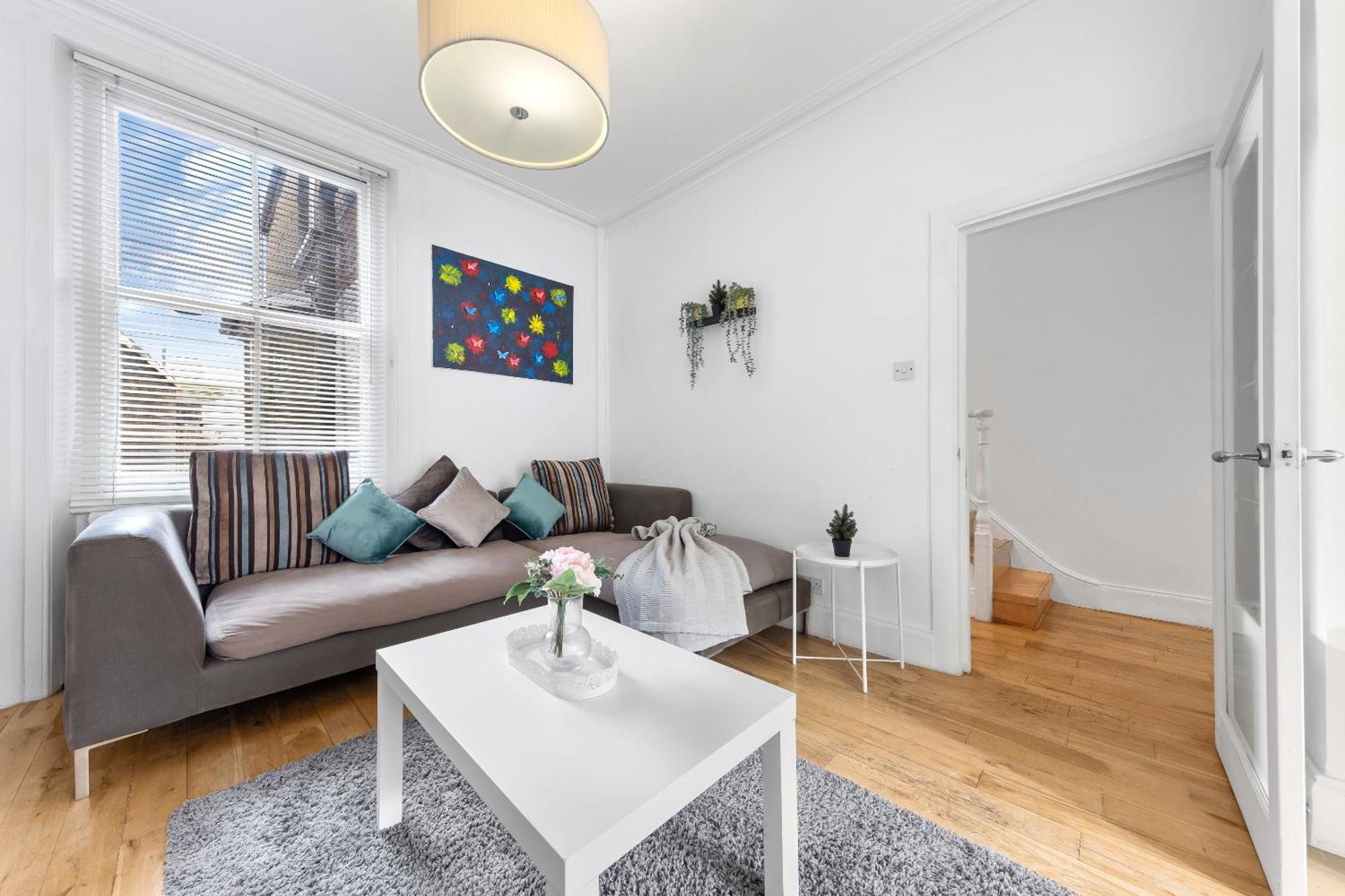 Luxury 4-Bedroom Modern Flat In Central London Steps From Station, Sleeps 9 In Style! المظهر الخارجي الصورة