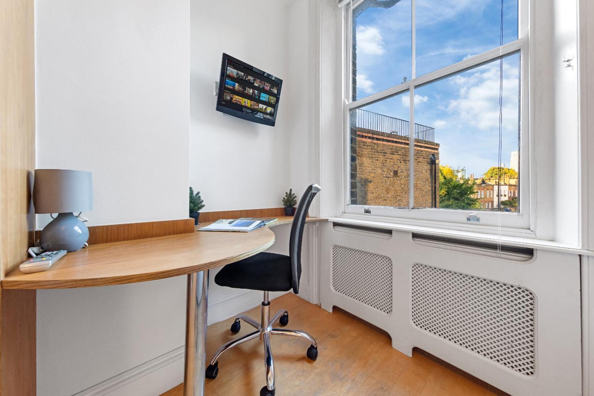 Luxury 4-Bedroom Modern Flat In Central London Steps From Station, Sleeps 9 In Style! المظهر الخارجي الصورة
