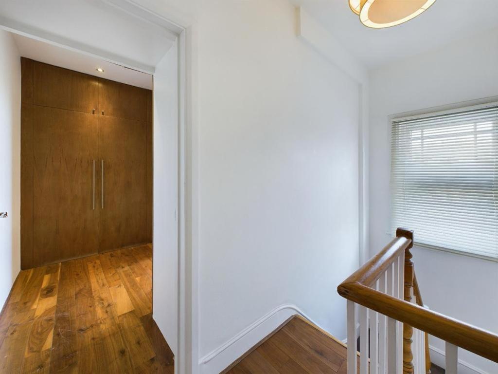 Luxury 4-Bedroom Modern Flat In Central London Steps From Station, Sleeps 9 In Style! الغرفة الصورة