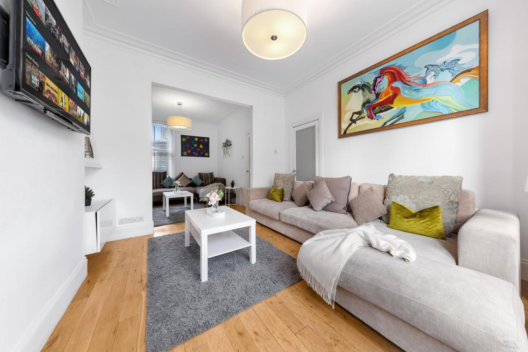 Luxury 4-Bedroom Modern Flat In Central London Steps From Station, Sleeps 9 In Style! المظهر الخارجي الصورة