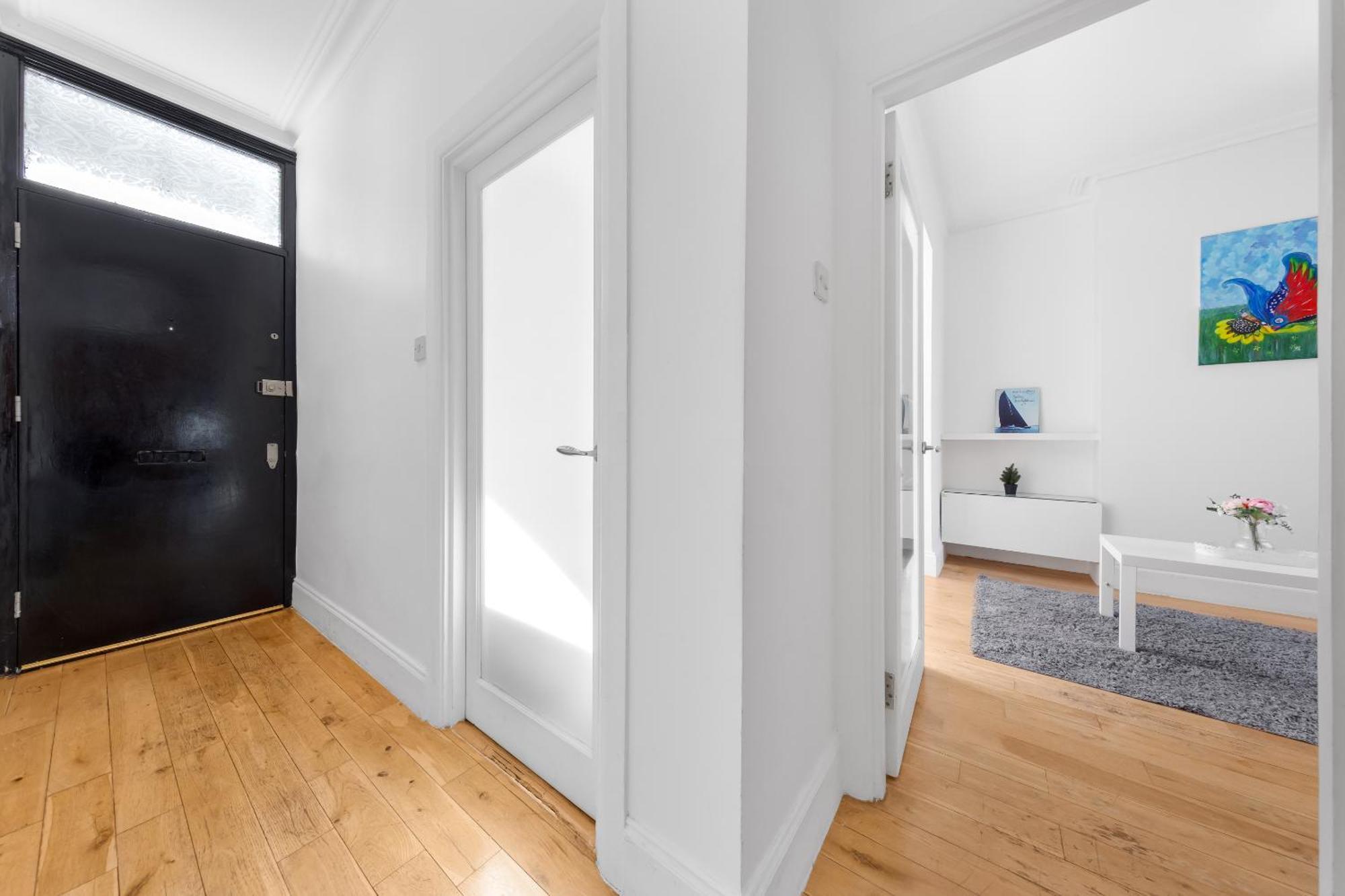 Luxury 4-Bedroom Modern Flat In Central London Steps From Station, Sleeps 9 In Style! المظهر الخارجي الصورة